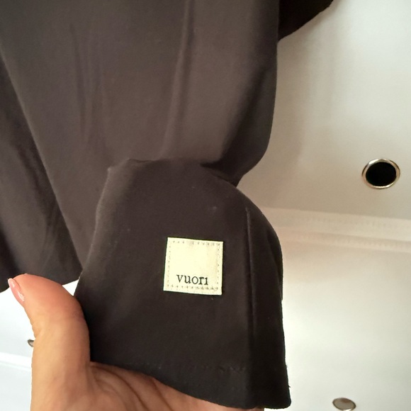 NWOT Vuori tank top - Picture 3 of 4